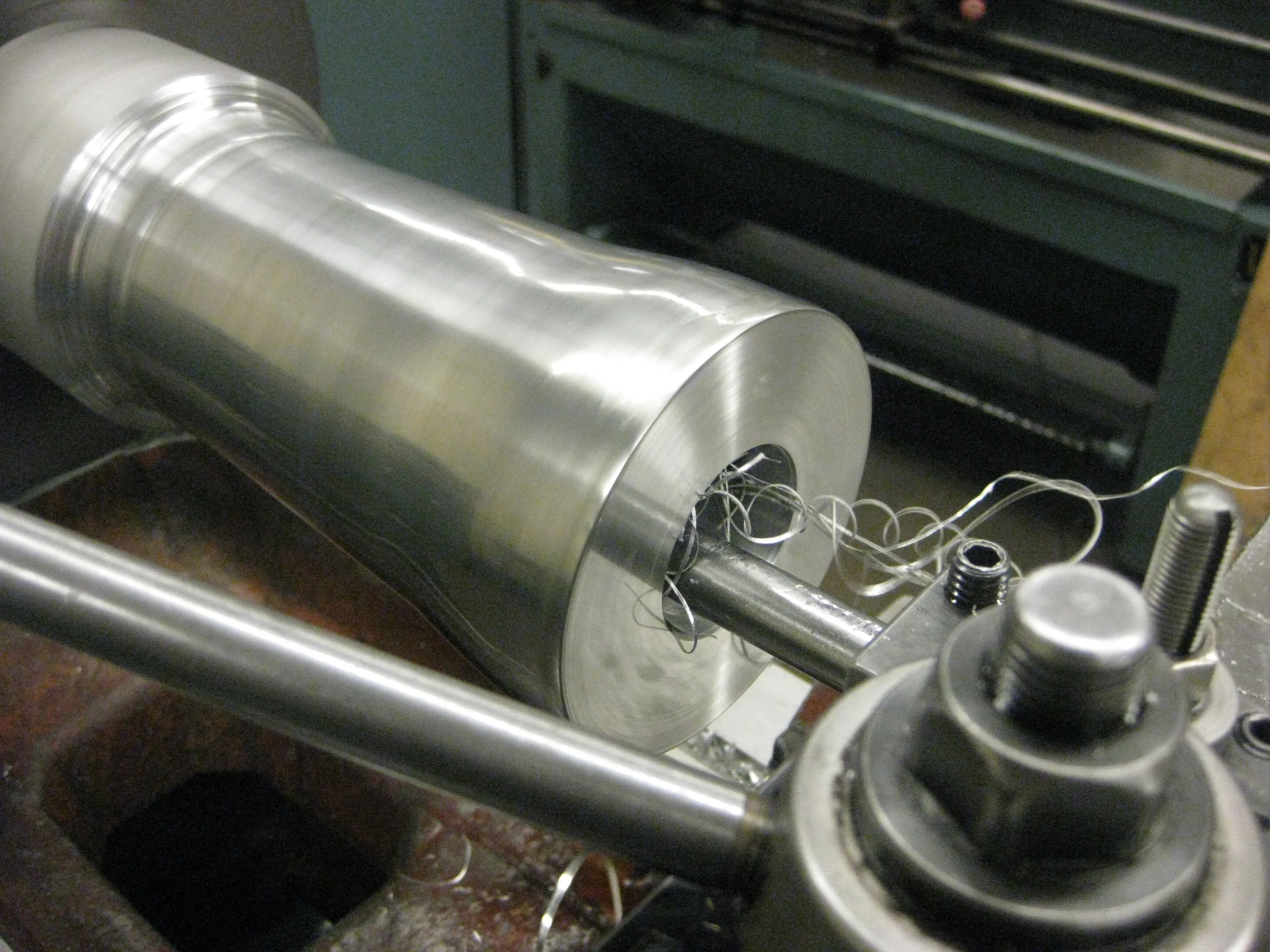  Using the boring bar for a larger radius 