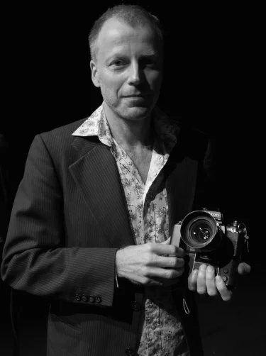 Volker_Gerling_on_stage_Photo_by_Futoshi_Sakauchi_Fotor.jpg