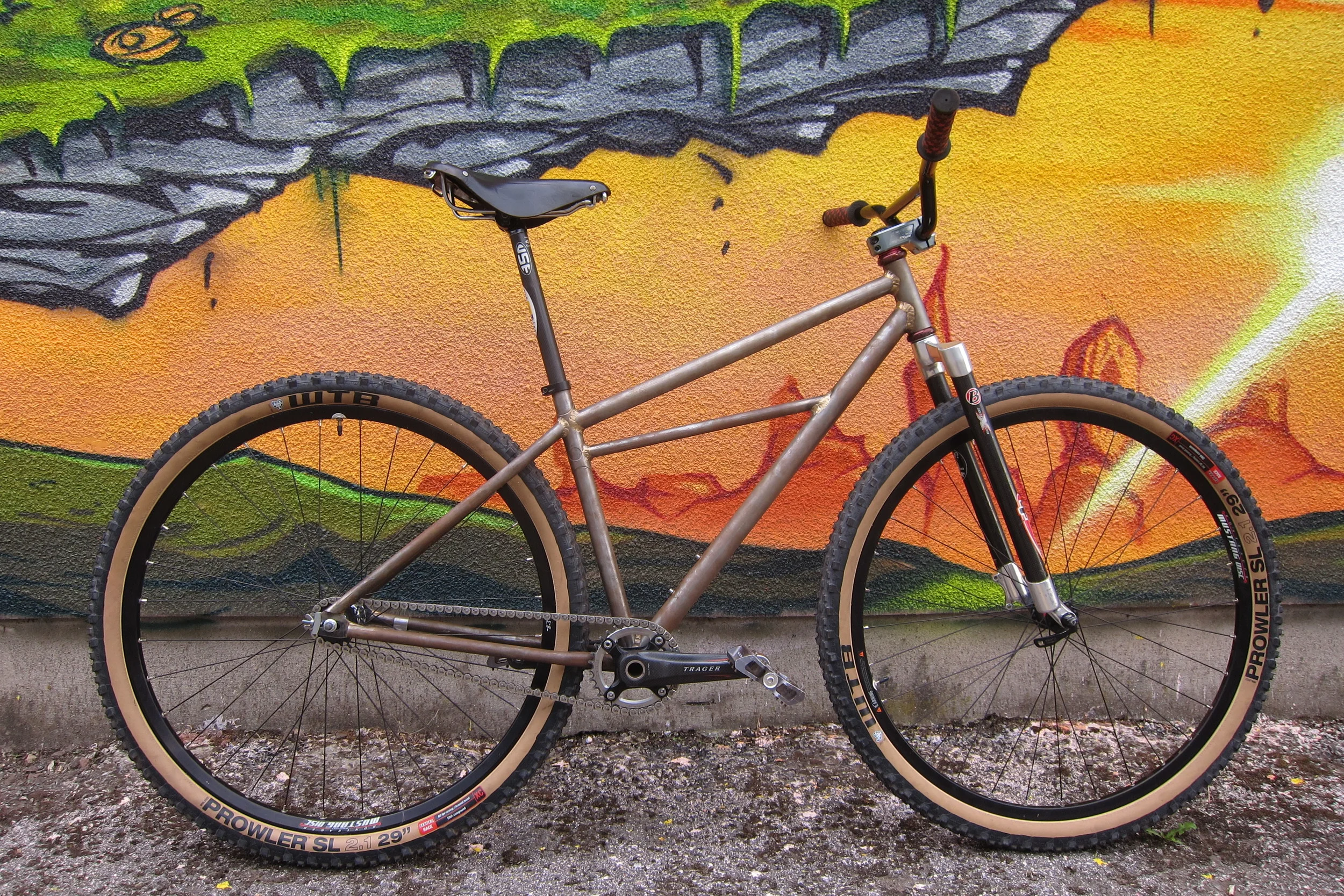 Pro-Cruiser 29er Coaster brake Cruiser inspired by the Koski Bros. but imagined in another universe. Pure fun to ride and a good way to use up rear tyres.