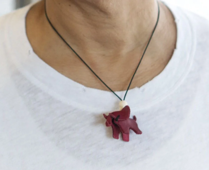 CLOSEUP ellie necklace.jpeg