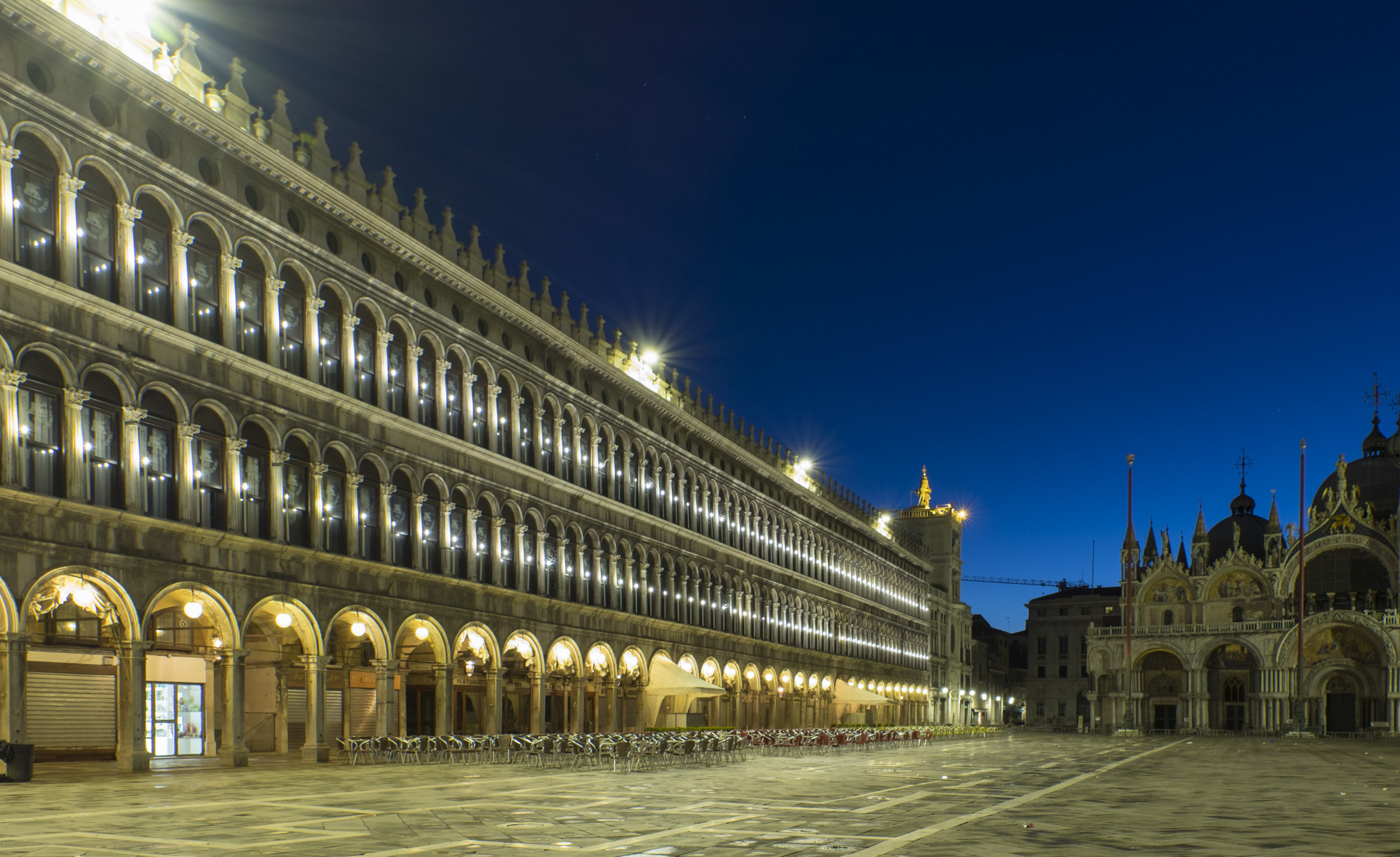  Early morning and sunrise in Venice 