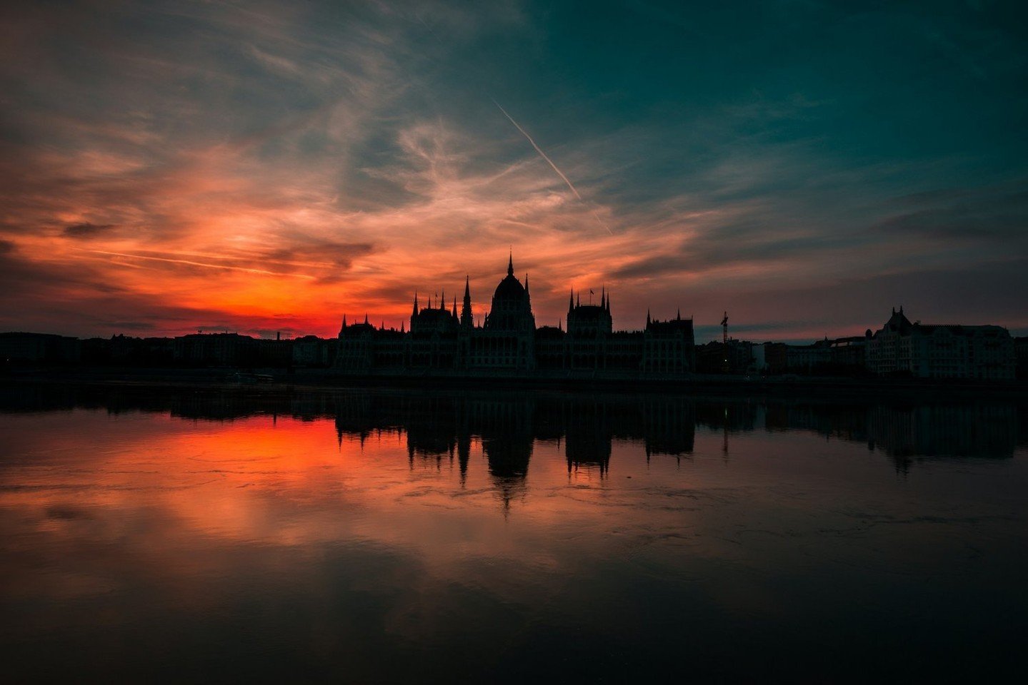 Sunset in Budapest
#budapest #sunset #photography #slowtravel #luxury
.
https://www.msecchi.com/blogmarco/capturing-the-magic-sunset-in-budapest