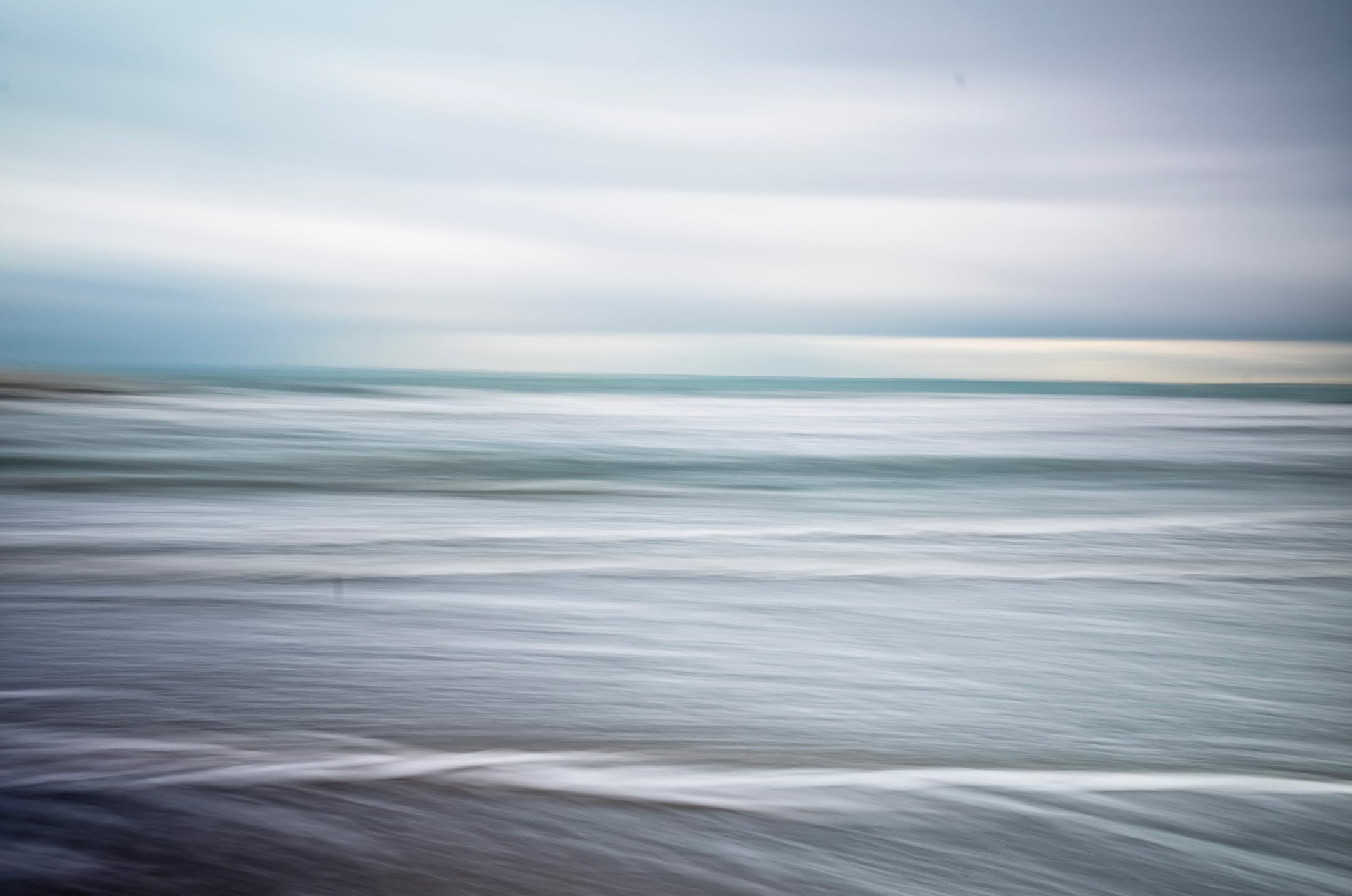 The sea was restless, so I slowed it down.
A few seconds of motion, and the Adriatic turned into soft lines of winter light.