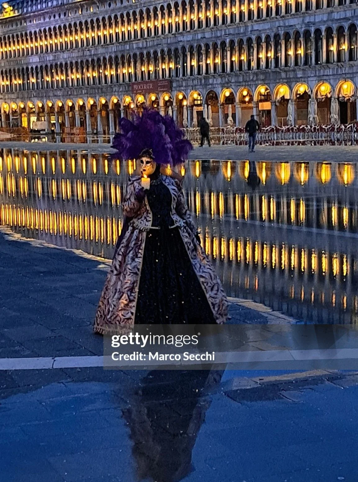 First morning. First workshop. 
Carnival 2026 is officially underway for me.

Venice did that thing it does when you arrive early enough, blue hour still holding on, the arcades glowing, water turning the whole square into a mirror. No crowds yet, no