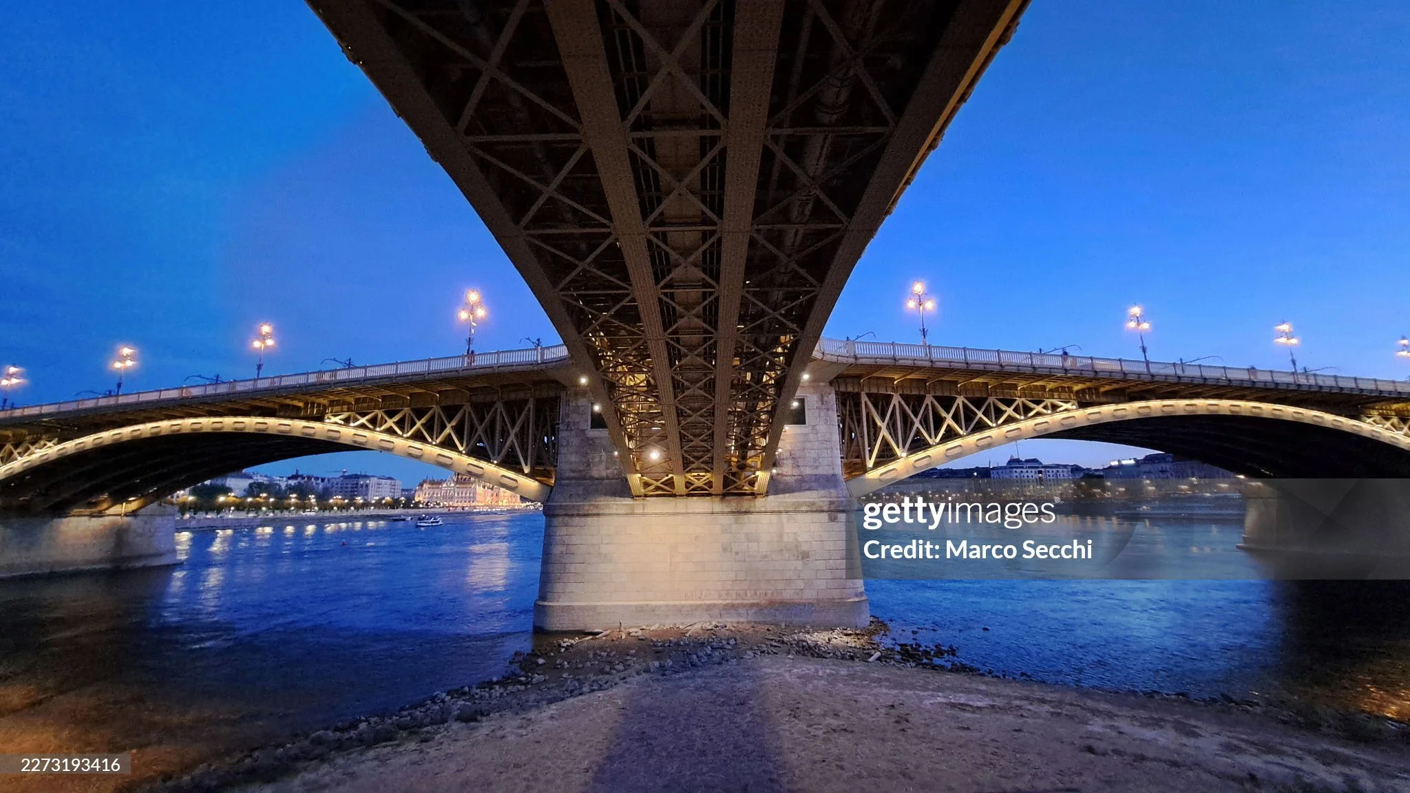 Everyone photographs Margit h&iacute;d in Budapest
Very few look underneath. :-)

#budapest #margithid #danube #urbanphotography #architecturephotography #bluehour