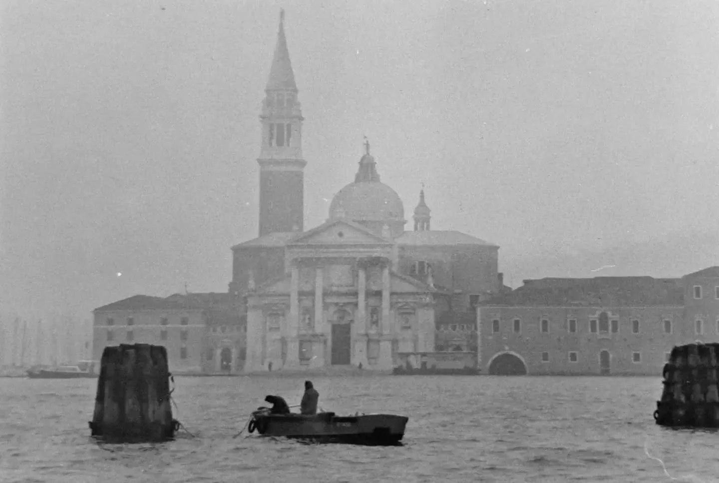 Venice 1981
A new strictly limited series of platunum/palladium prints of 1981 Leica M3  photographs