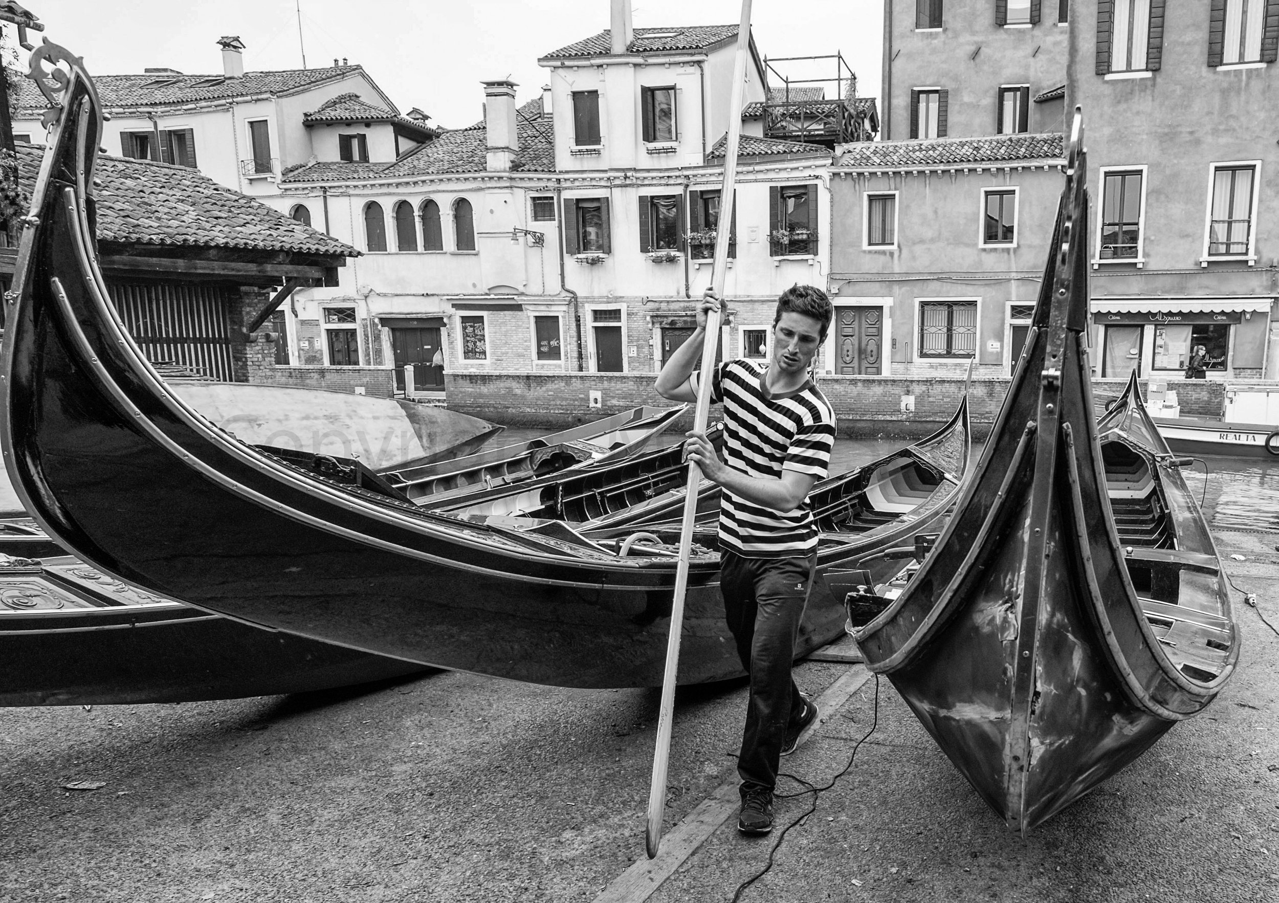 Discover the Real Venice: Why a Photography Tour Led by a Photojournalist is the Ultimate Experience
