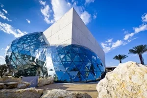 The architecture of this building is unparalleled. It mirrors both his style of painting and his region of origin in Spain