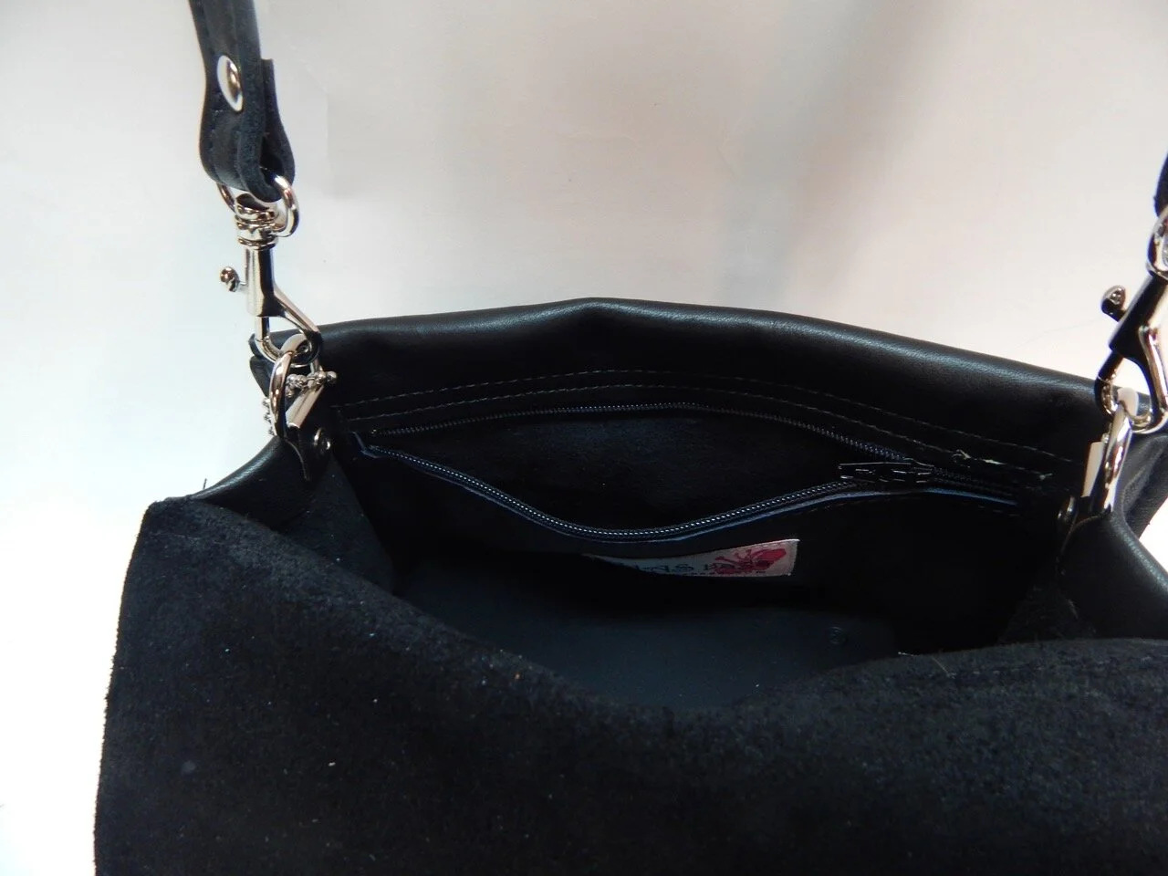 HASbags Wendy Black Interior - 2.jpg