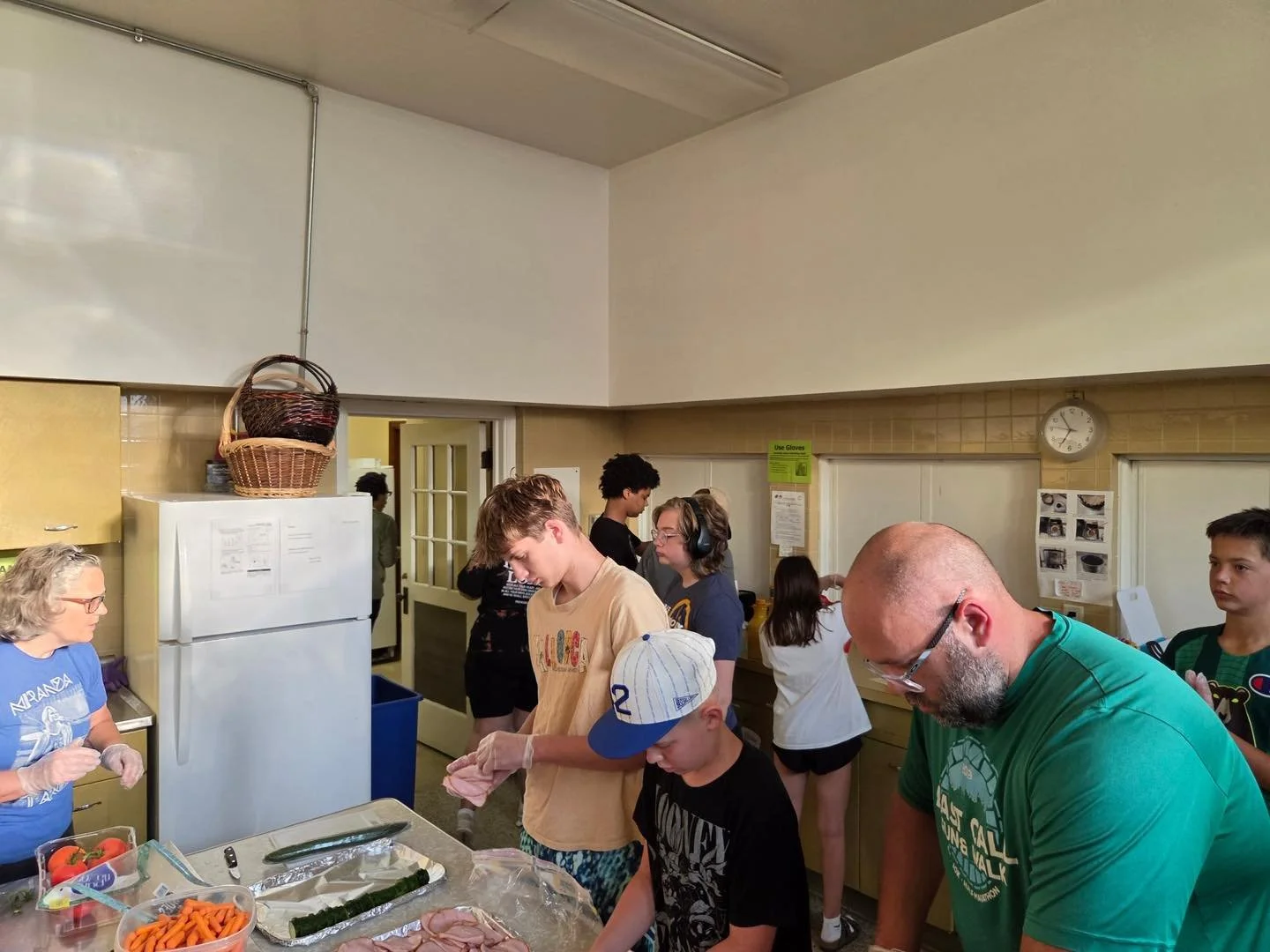 Day 1 of the Middle School Mission Trip in Milwaukee with YouthWorks 

We are grateful to be paired up with another church group, Parkridge Presbyterian, from Chicago! New friends and bonds are already being made. 

We started the day by being the ki