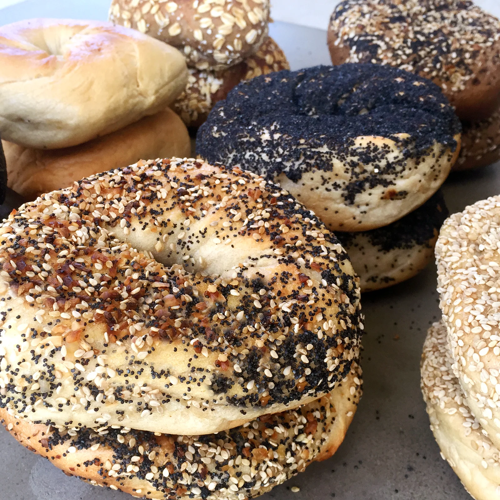 _essa-bage-whole-roundup-bagel-product4.jpg