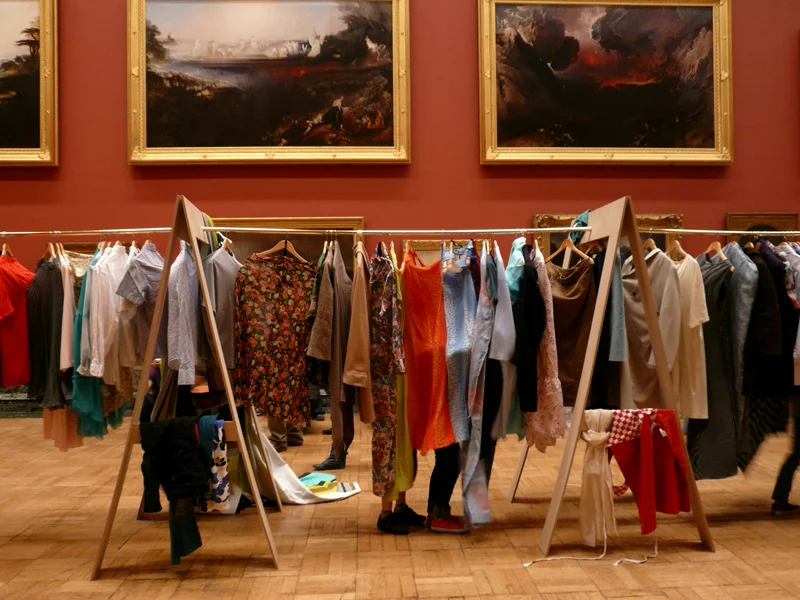 'Walkthrough Wardrobe' is an interactive sculpture. You can enter from either end and wonder inside the eight meter passage of collars, sleeves, hems and seams. First commissioned for the Tate Galleries in 2008, it was exhibited again at Tate Britain in April 2009 and at the V&A in 2011. Photos by Natsuko Seki