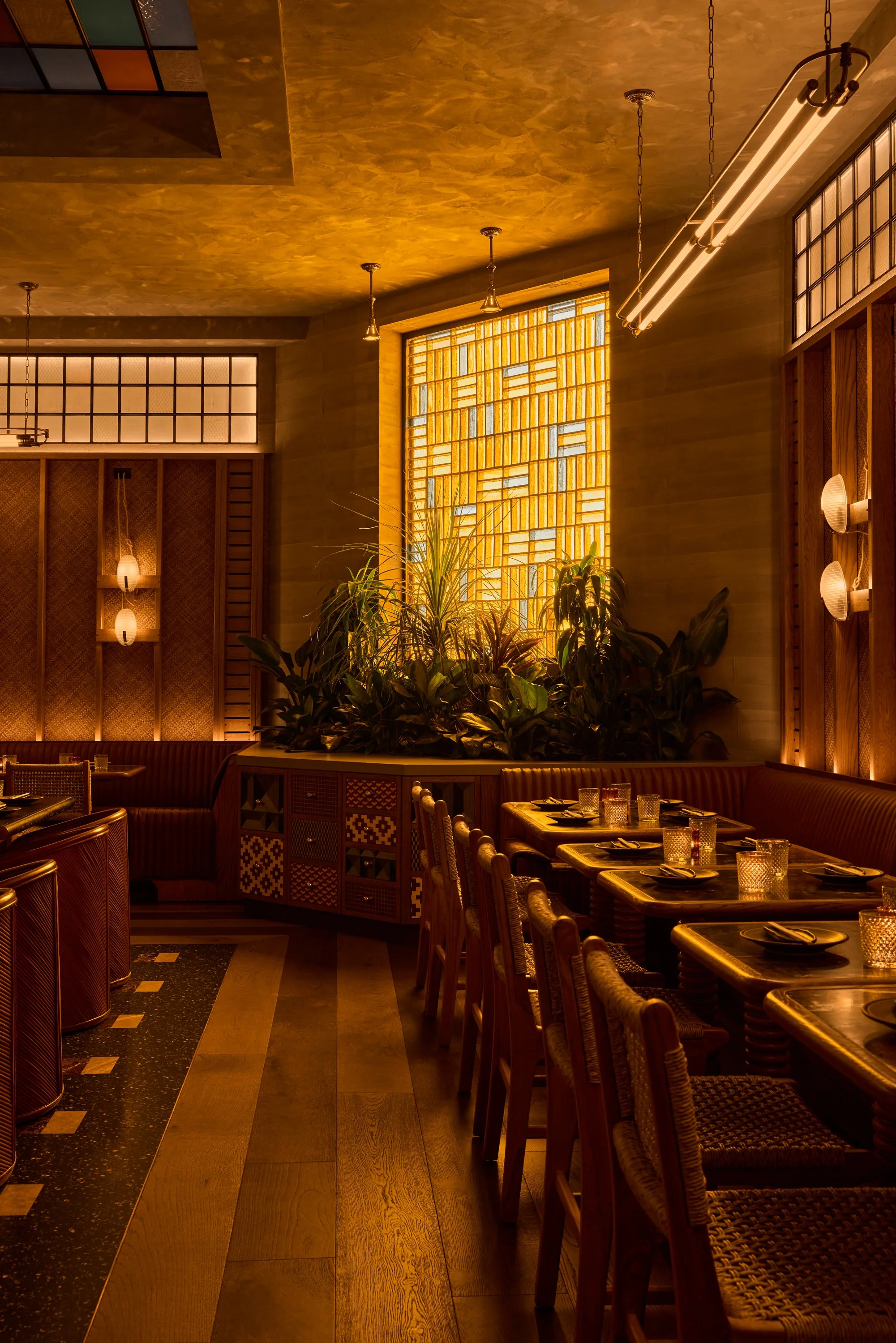 DOUBLE KNOT MIAMI_DINING ROOM_259 FINAL Credit Jason Varney.jpg