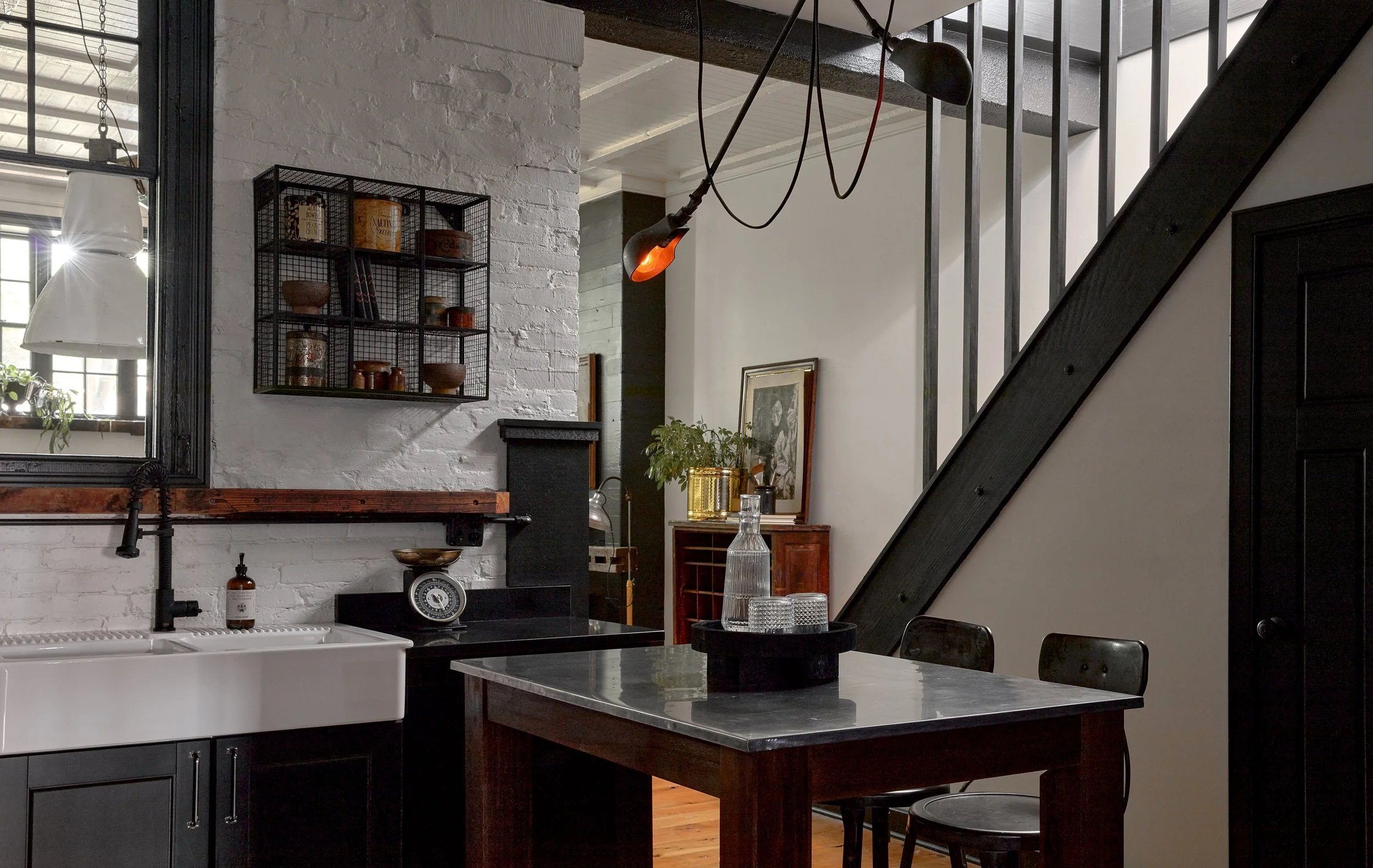 4 KITCHEN SOUTH.jpg