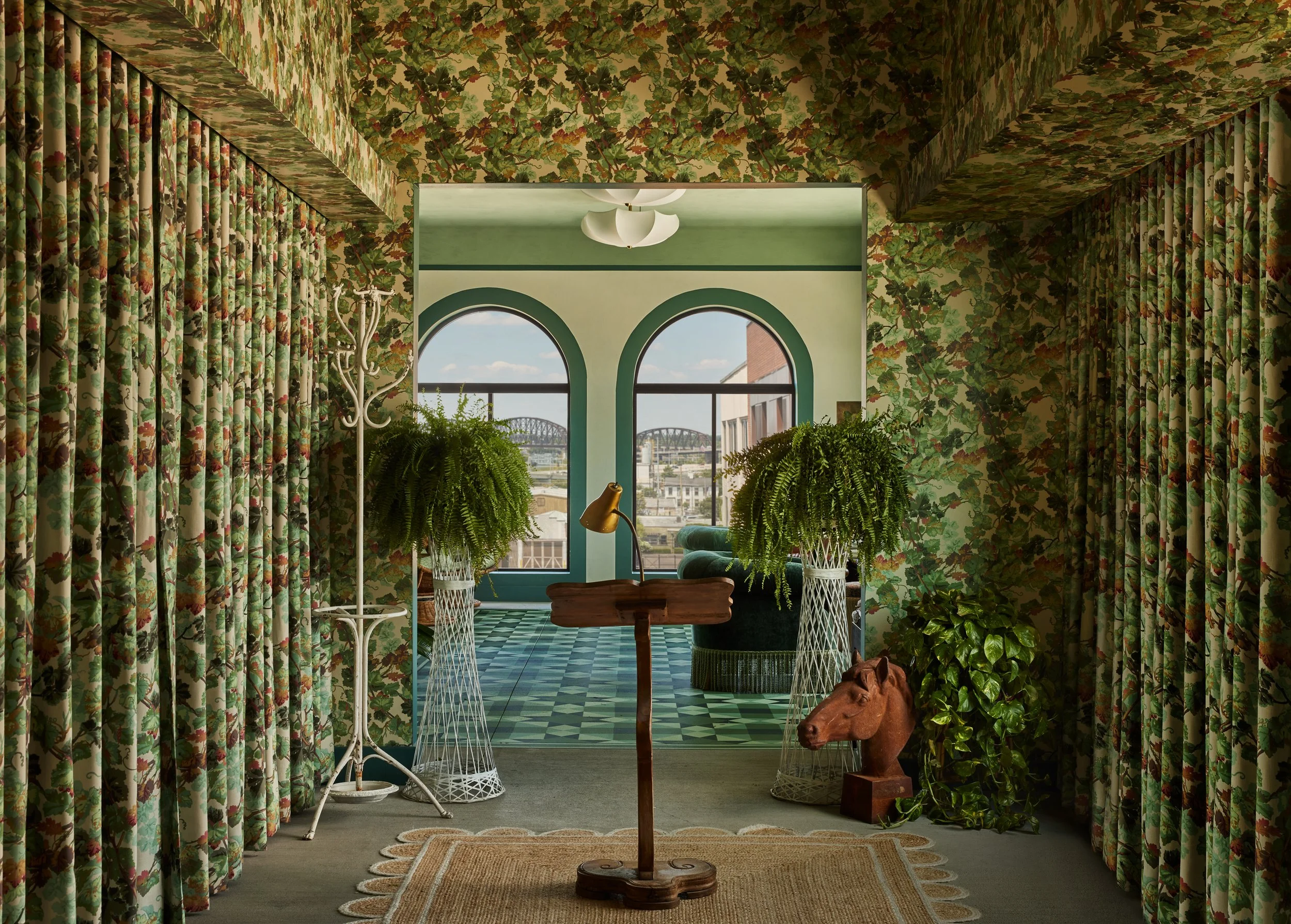 HG_BAR GENEVIEVE_498 FINAL Credit Jason Varney.jpg