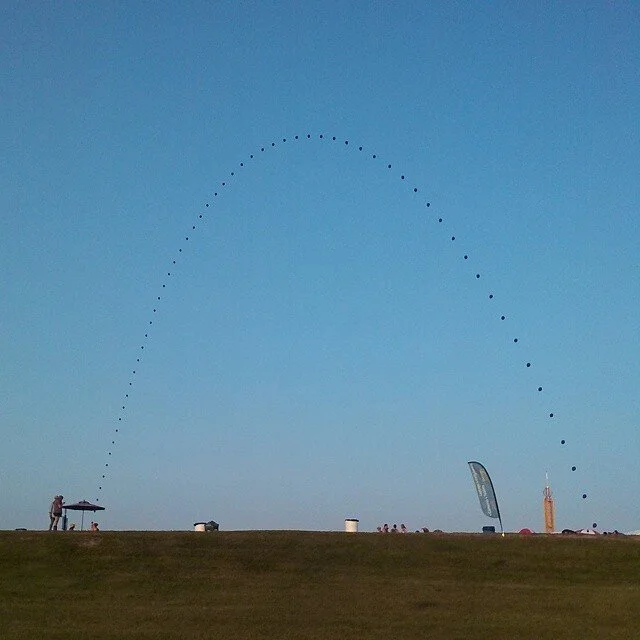 Beautiful day for balloons! 
#balloonchain #fasterhorses2014 #fasterhorses #balloonchain #balloonchaincrew #countrywesternmusicfest #threedayhillbillysleepover