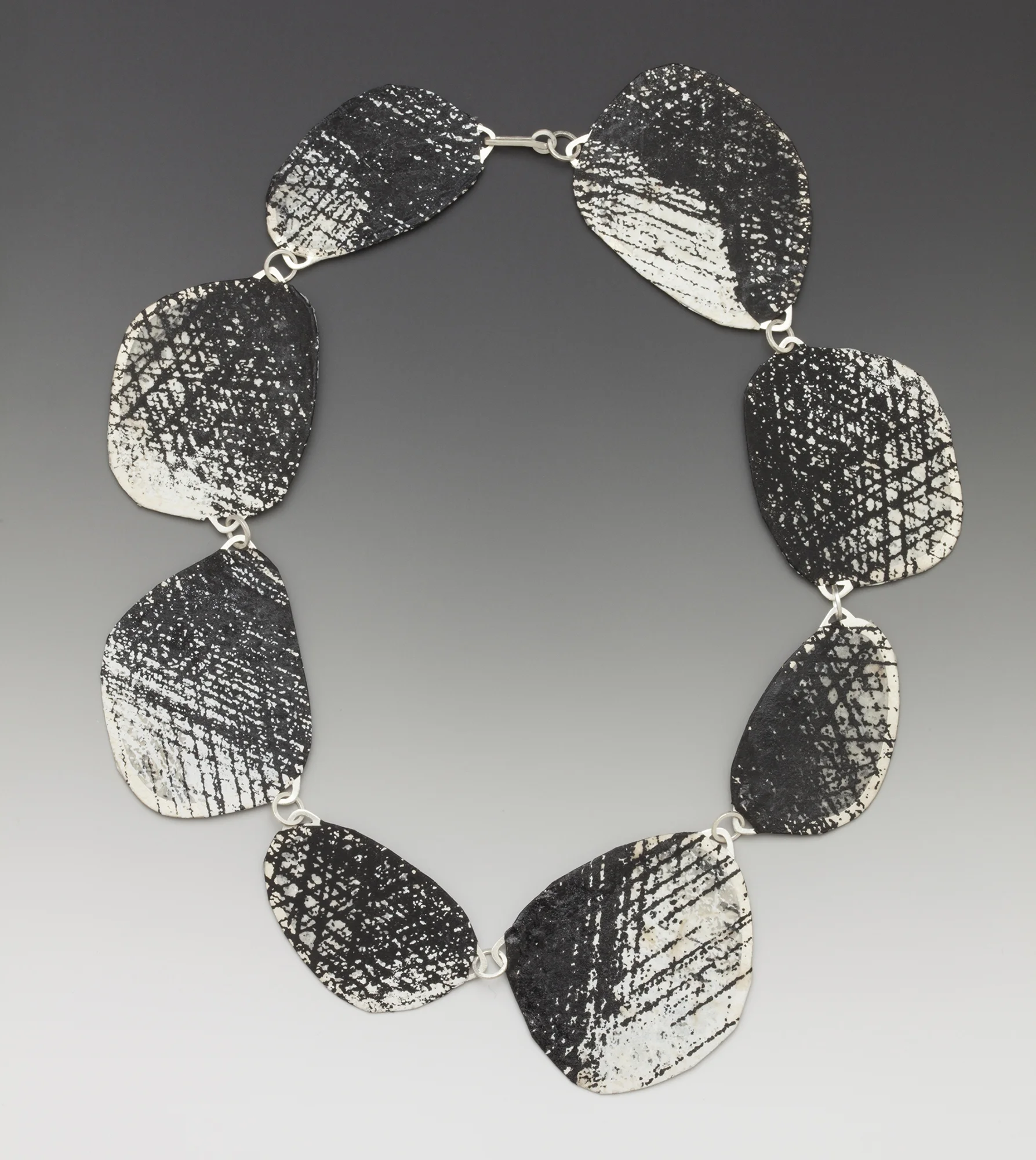 Graphic Collar