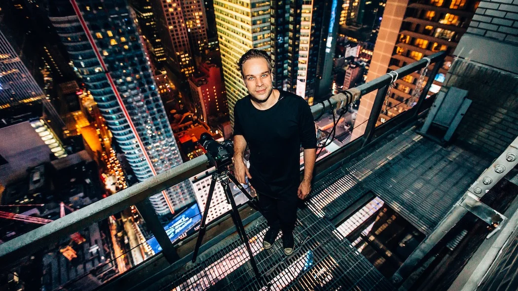 Karsten above Times Square, ready to shoot.