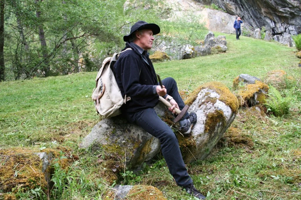 Rallar på den "Bergenske Hovedvej" frå 1845, ein av mange historiske vegar i knutepunktet Lærdal. (Foto: Kåre Hovland)
