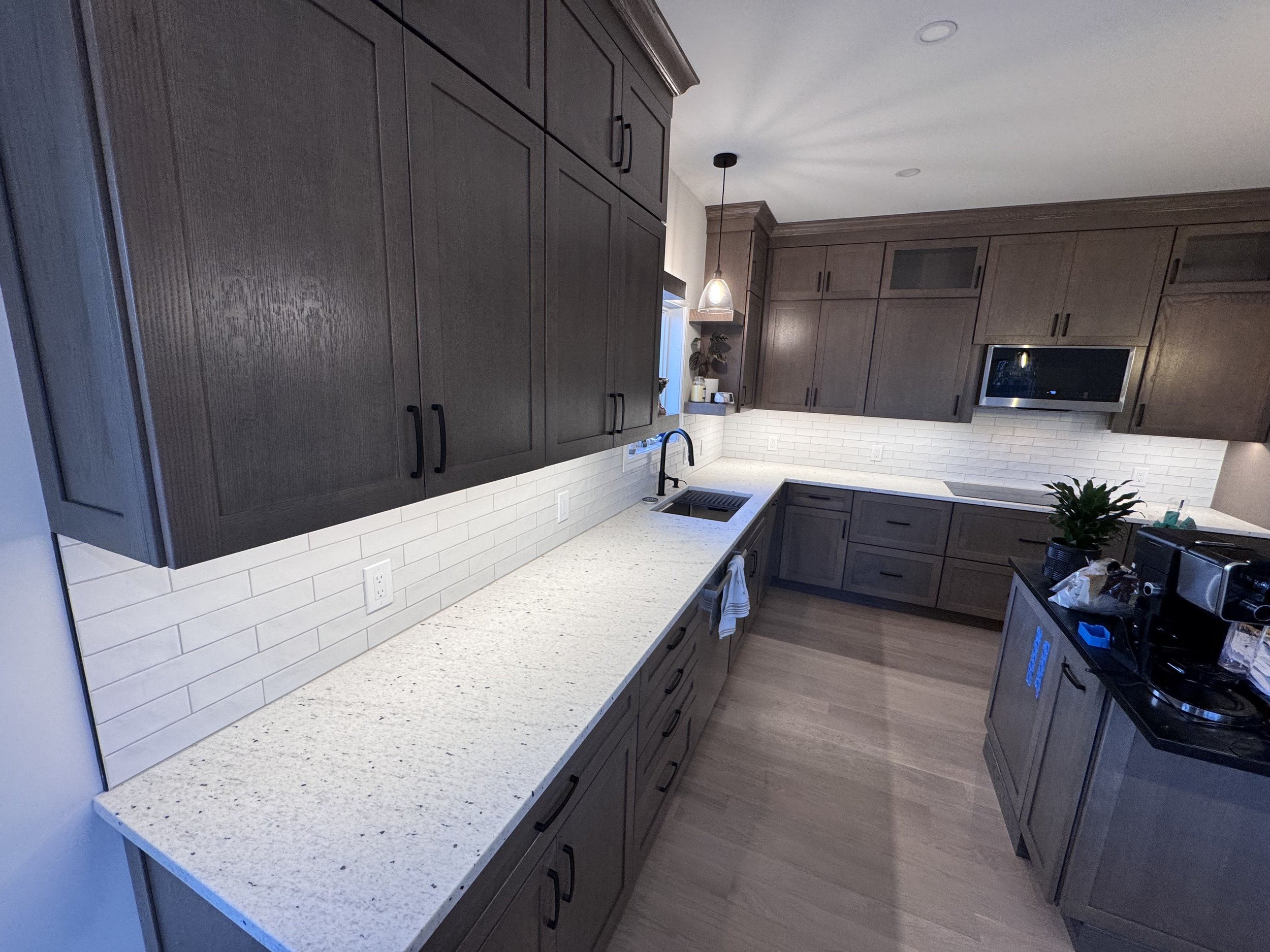 Under Cabinet LED Lighting