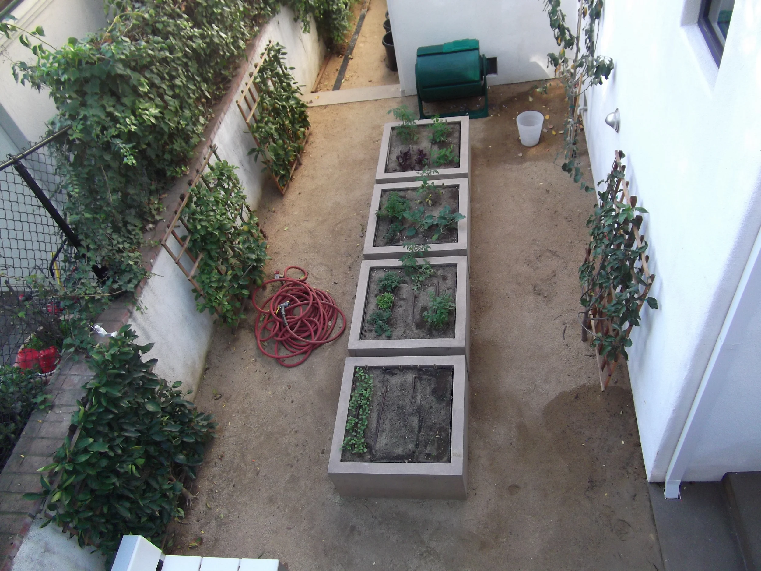 4 Square concrete planters- losfeliz