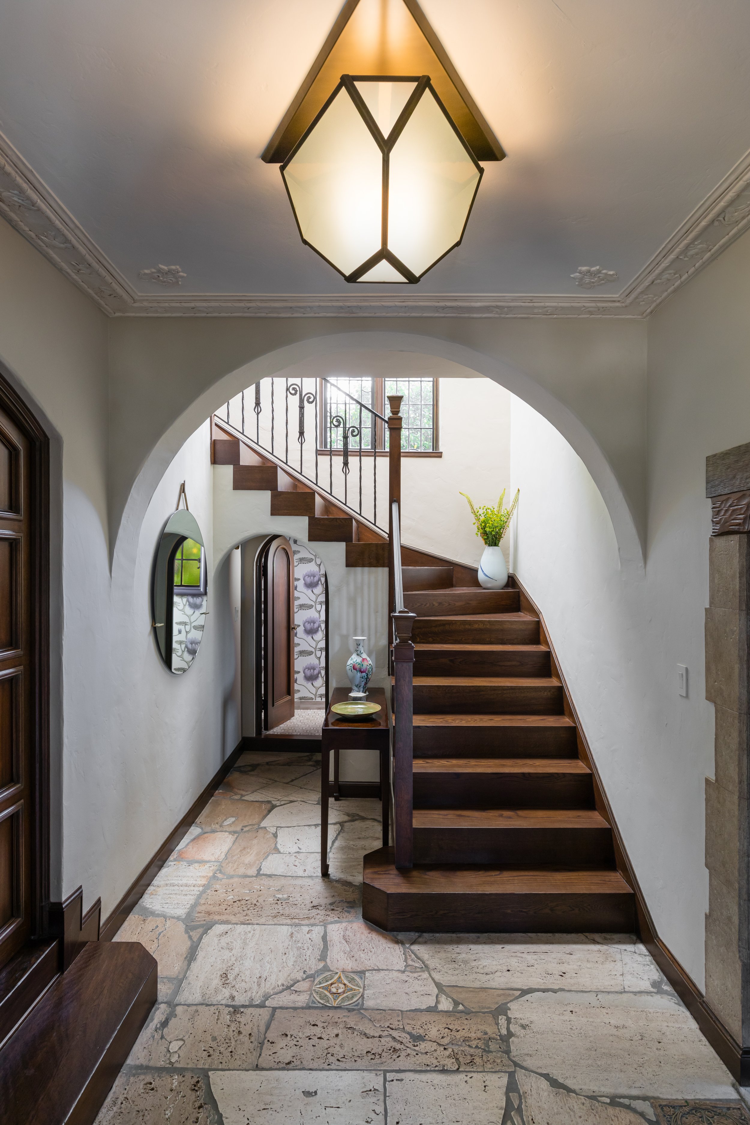 144 Belgrave (Peter Lyons) 04.jpg