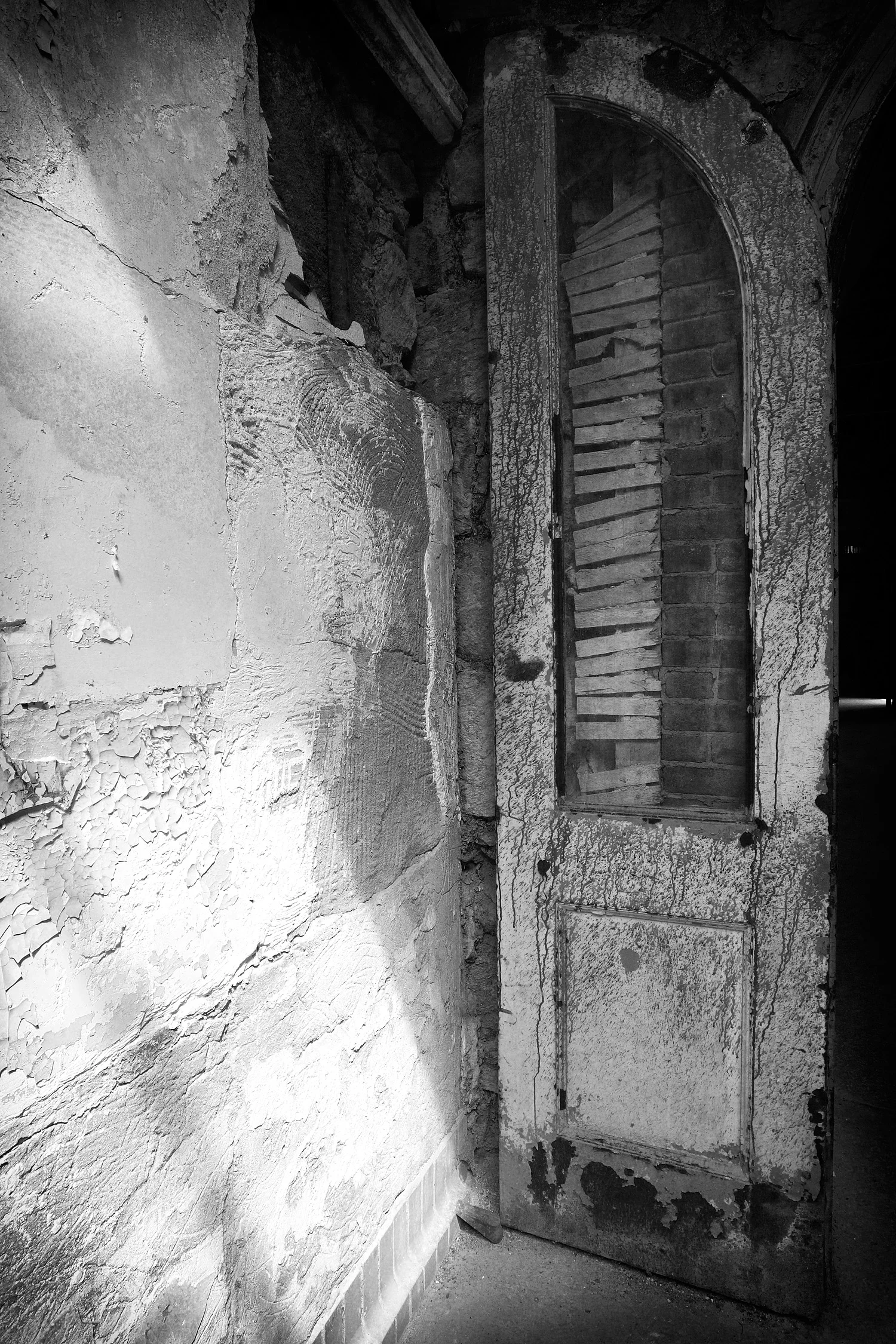 04082019_c1_b&w.jpg