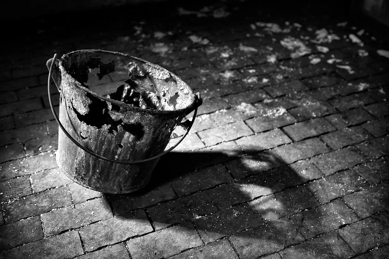 12025136_acr_bw.jpg