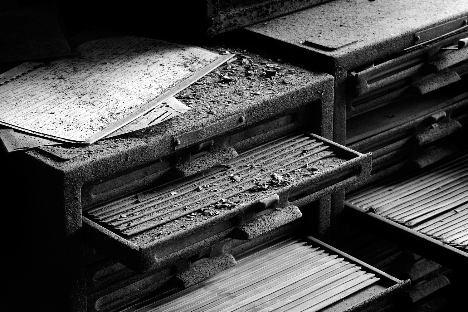 07077359_acr_b&w.jpg