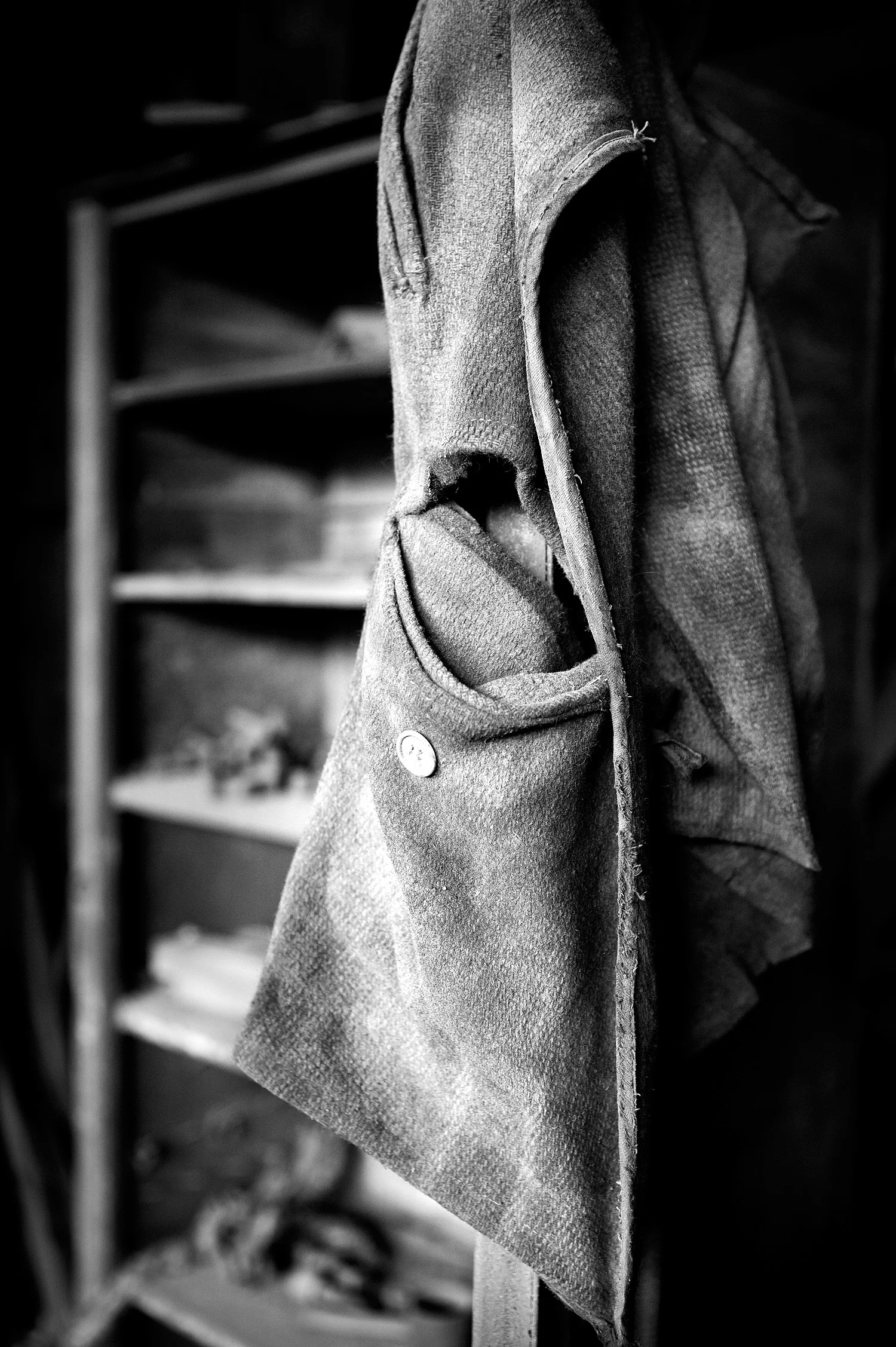 07067198_acr_b&w.jpg
