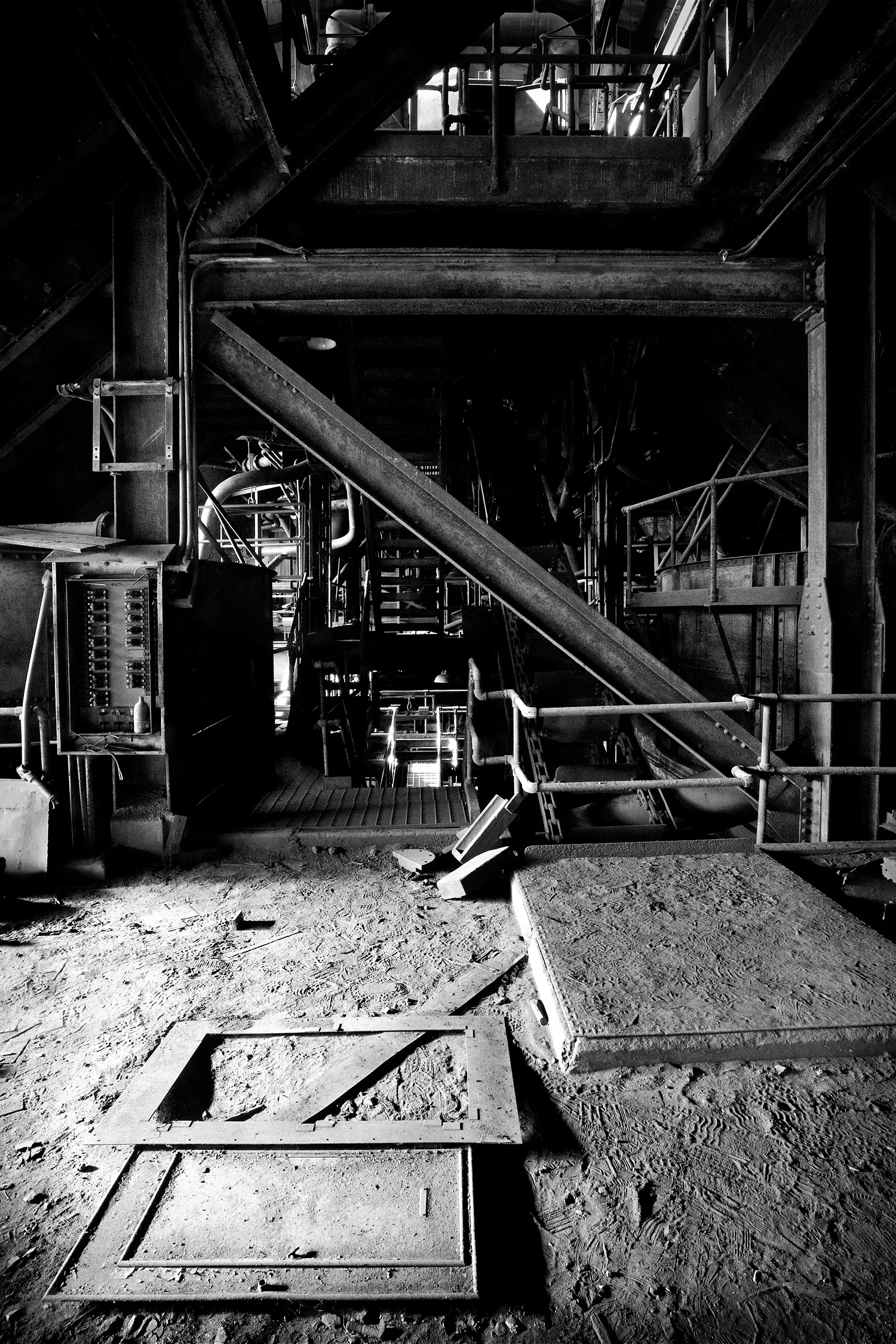 07067157_acr_b&w.jpg