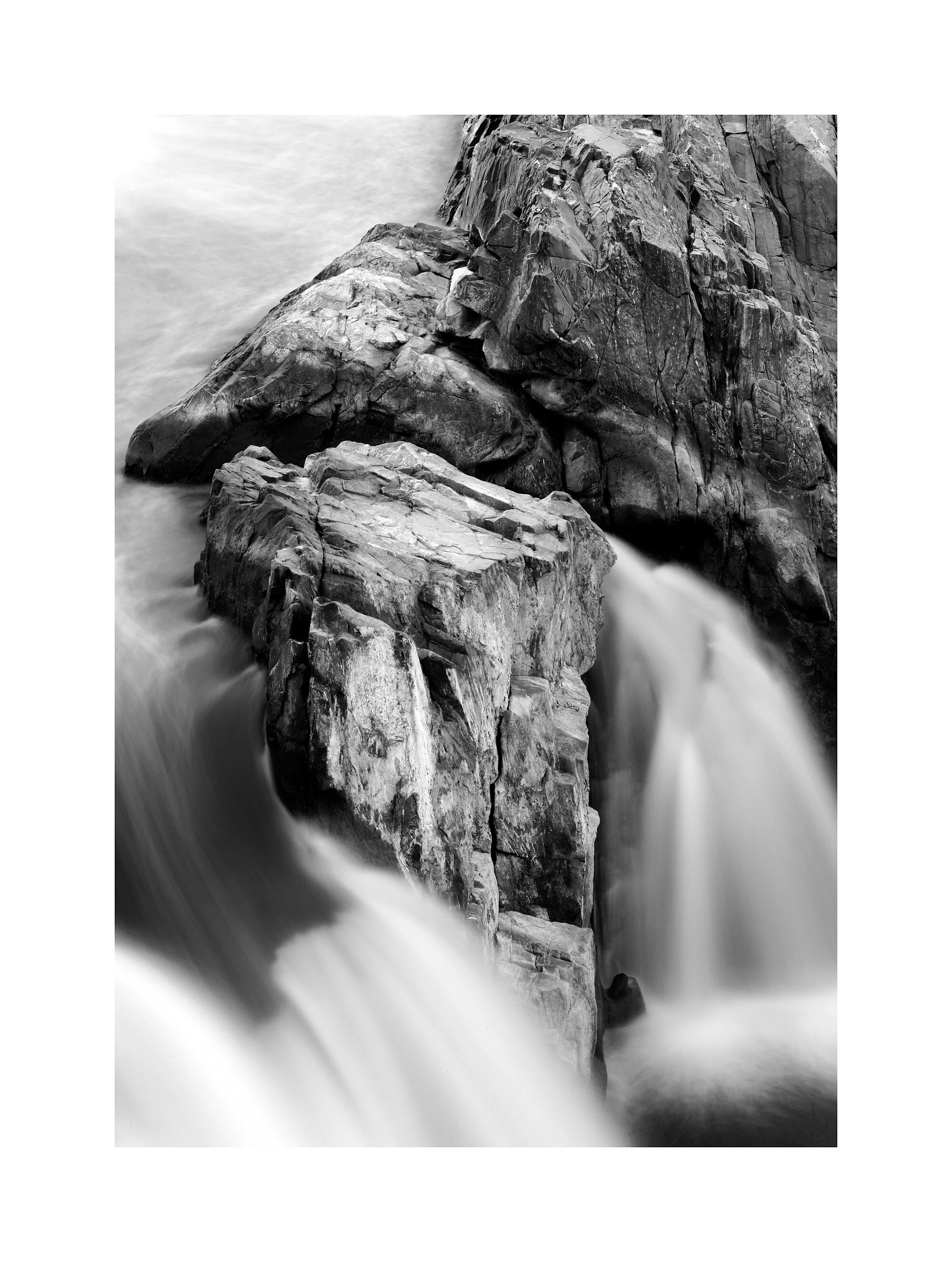 05063427_BWMaster.jpg