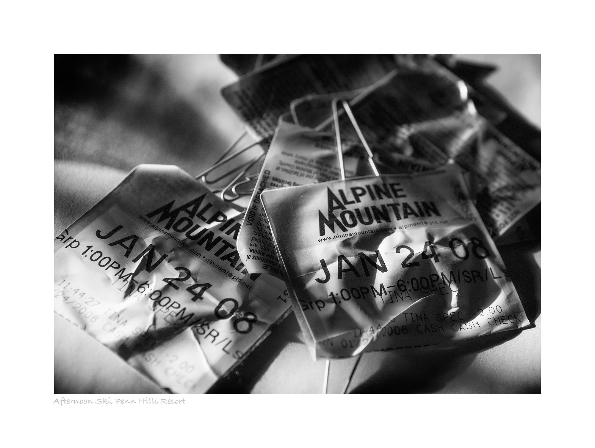 12105604_acr_bw_webglow.jpg