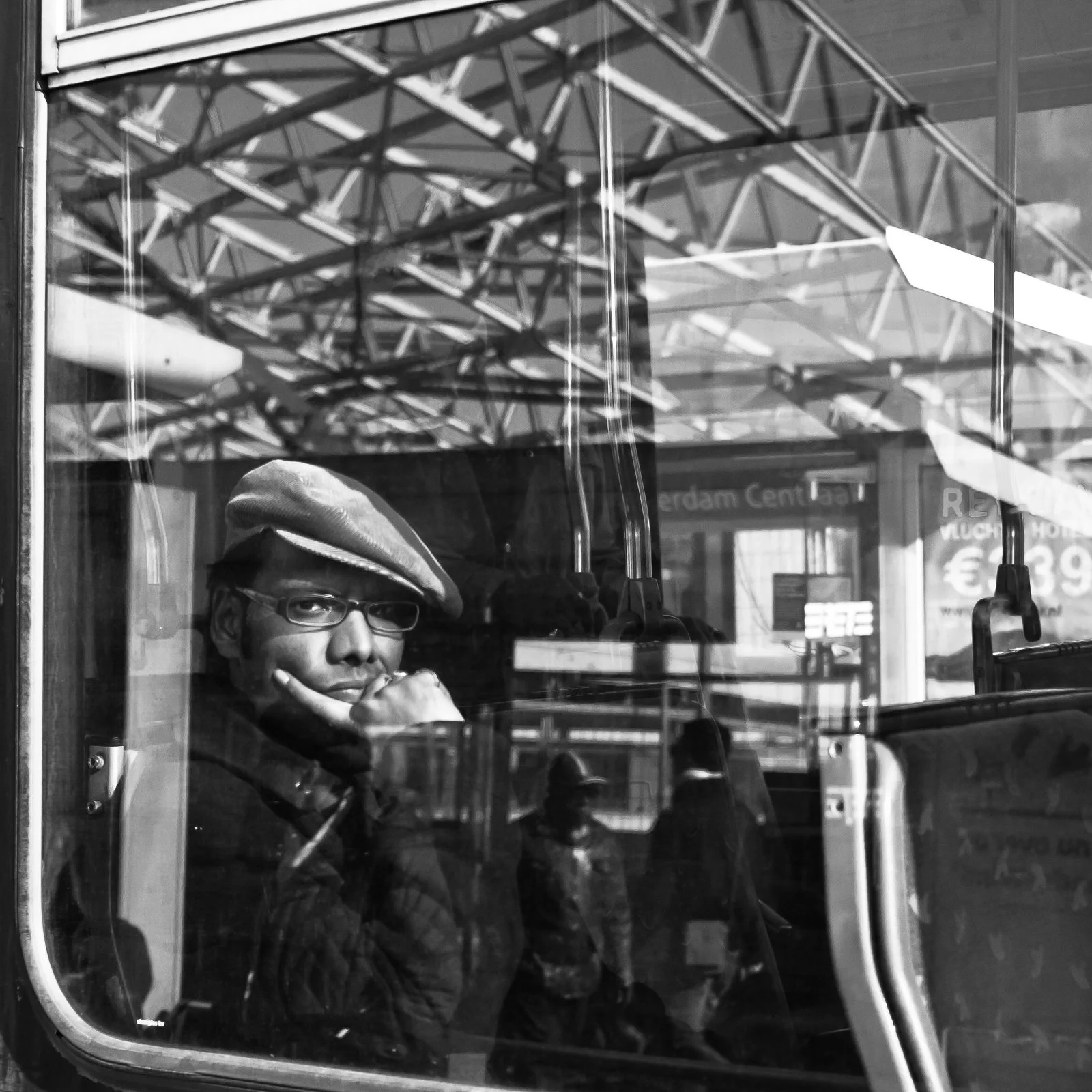 - fomu street photos-111022-011 - Copy 1600px.jpg