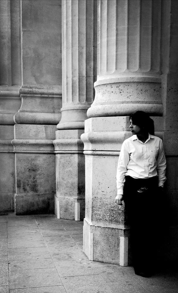 blog - street photography paris - smoking.jpg