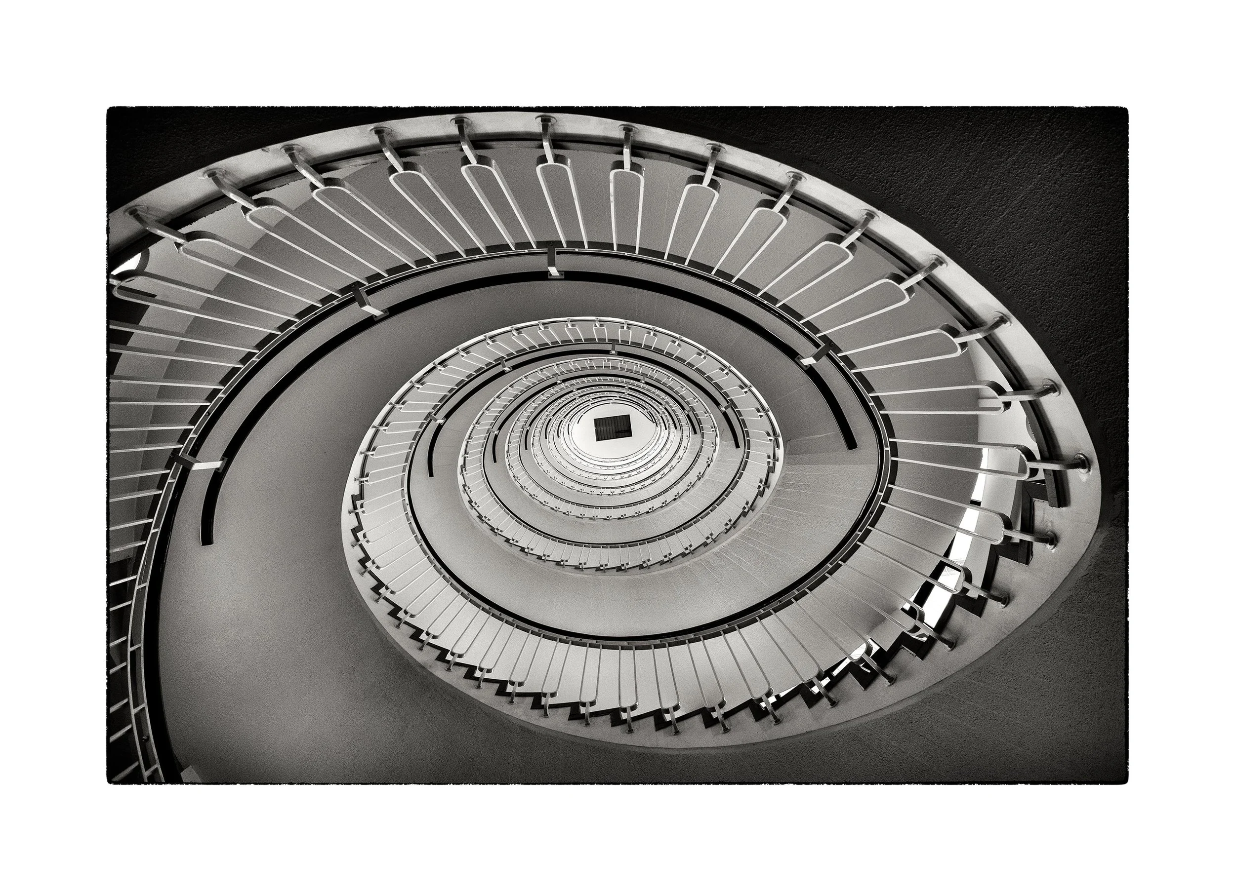 Spiral_staircase_4061.jpg