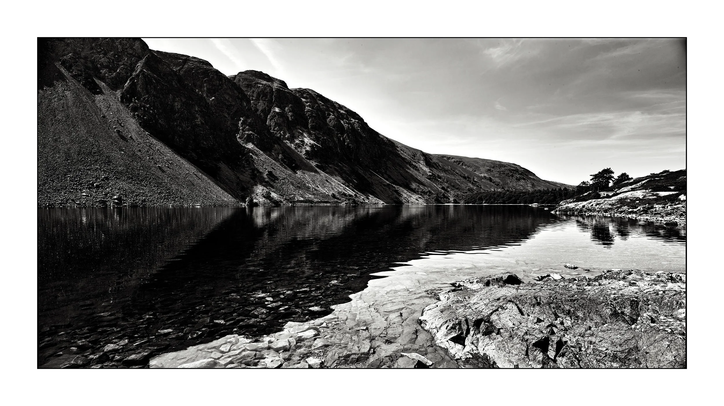 Wast_Water_BW_27896_Panorama.jpg