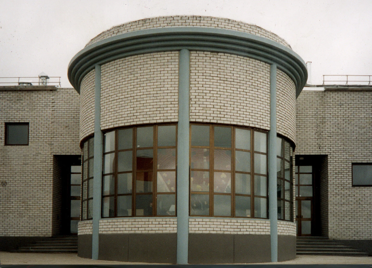 EXTERIOR-1.jpg