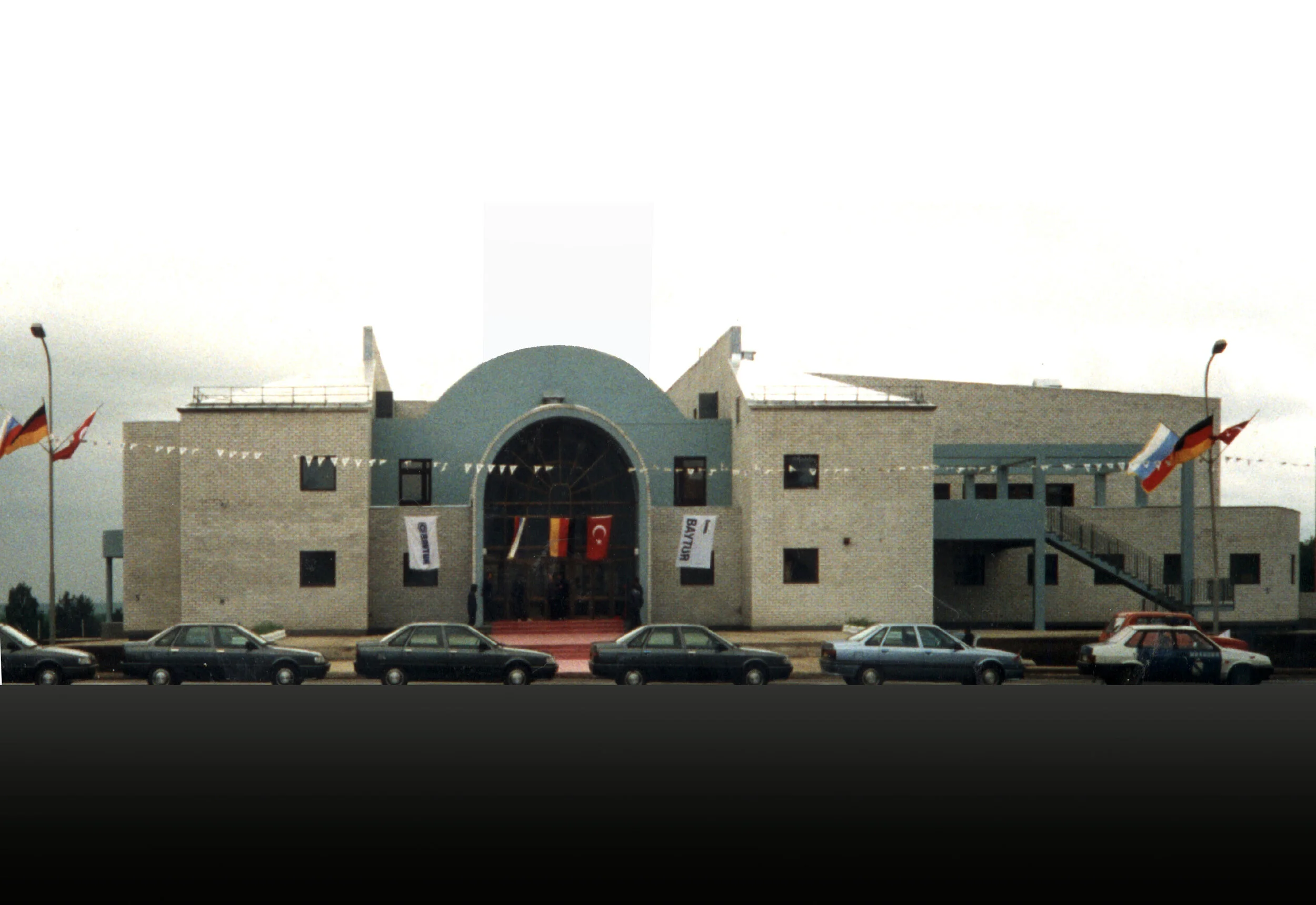 EXTERIOR-3M.jpg