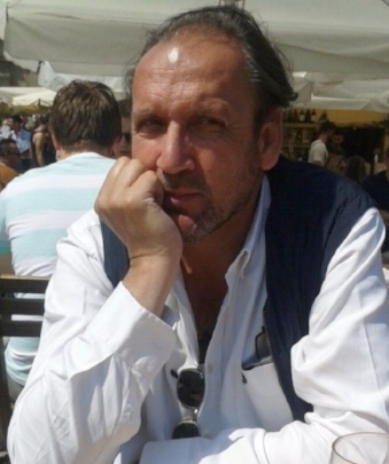 Óscar Melchor ha dado su vida prestando un magnífico servicio público en el TURNO DE OFICIO de Madrid a favor de la ciudadanía más desfavorecida. Tus compañeros no olvidaremos tan generosa ofrenda. Nuestro más sentido pésame para sus familiares y amigos. Descanse en paz. En Madrid, a 29 de septiembre de 2016 LA JUNTA DE GOBIERNO DE APROED
