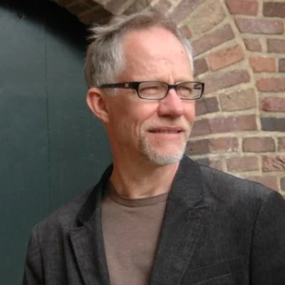 Don Willms studied fine art and architecture then went on to have a career in woodworking and house renovation. He is now a tech teacher at a Toronto high-school: teaching woodworking, computer technology, robotics and auto mechanics.