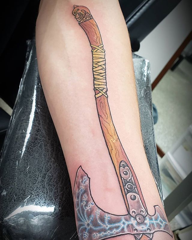 Fresh
#axe #godofwar

#viking #vikingaxe #weapon #forearm #colortattoo #tats #tattoo #tattoos #tatted #tattooartist #ink #inked #art #artist #tattoolife #tattoonation #inknation #pewaukee #wisconsin #milwaukee #pewaukeetattooparlour #ciarankorb