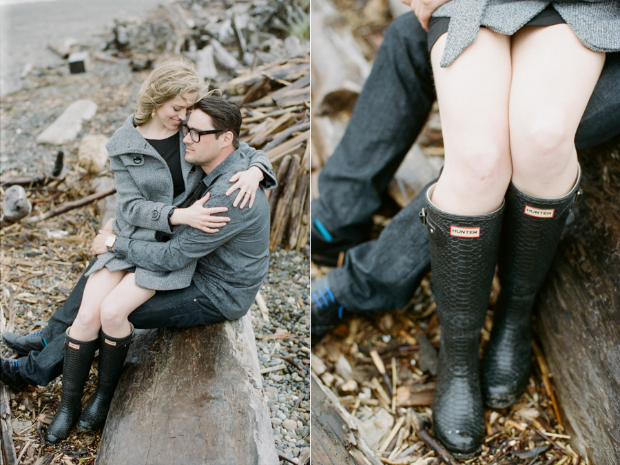 Rainy Seattle Engagement Photos-1.jpg