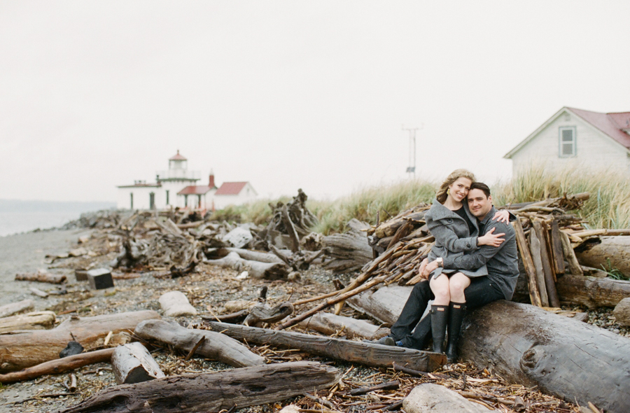 Rainy Seattle Engagement Photos-2a.jpg