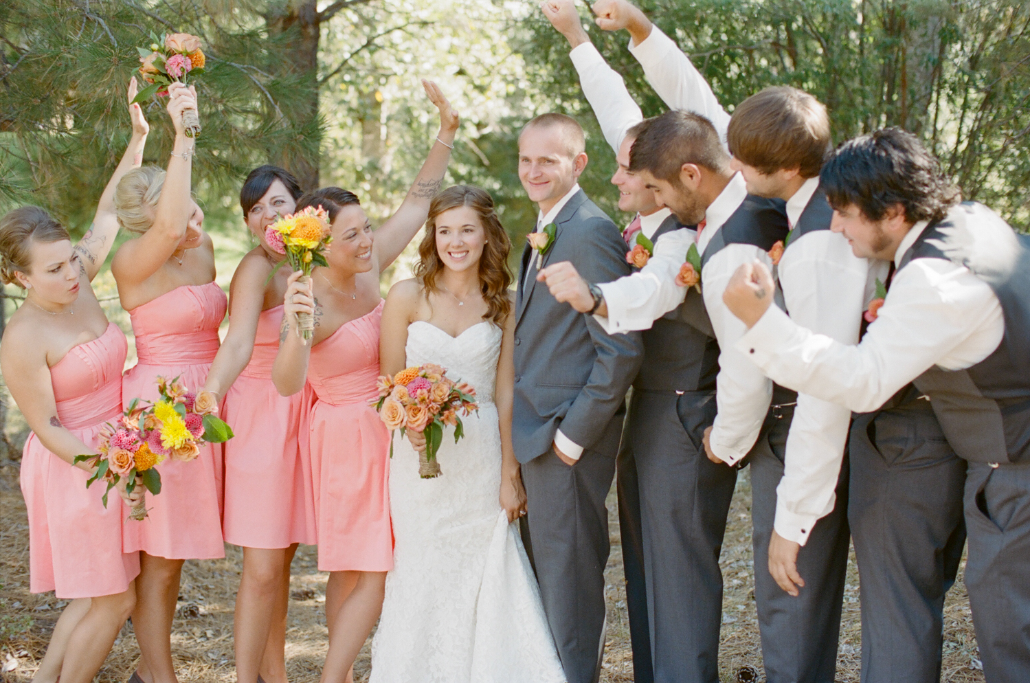 9b-Grey-and-Pink-Bridal-Party-at-Outdoor-Oregon-Wedding.jpg