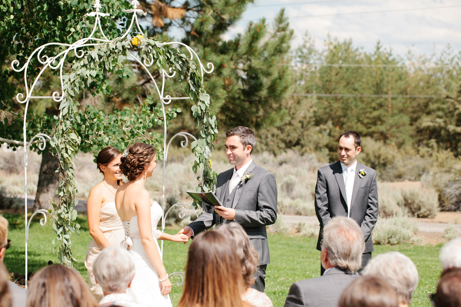 Bend-Wedding-Photographer-Michelle-Cross-21.jpg