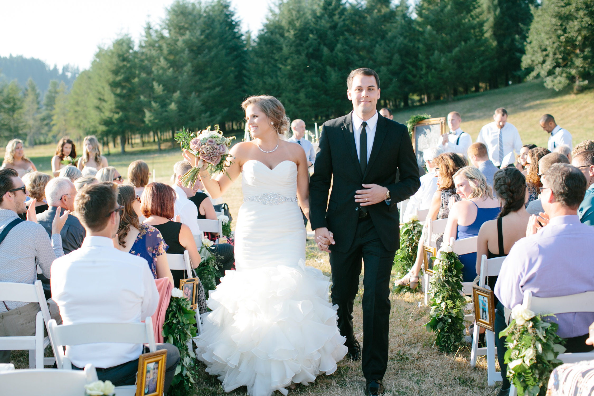 Oregon Barn Wedding by Michelle Cross-10.jpg