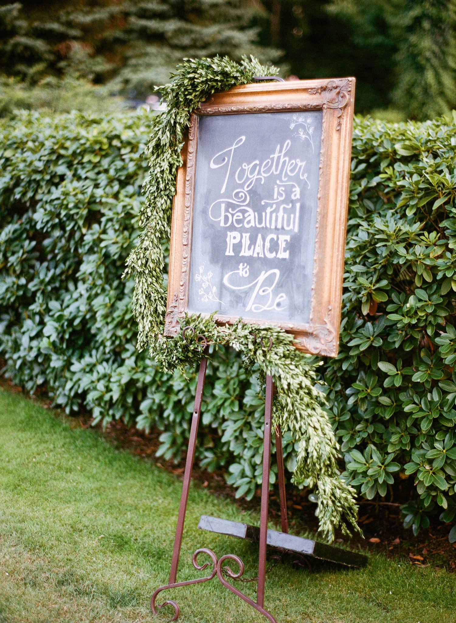 Oregon Barn Wedding by Michelle Cross-30.jpg