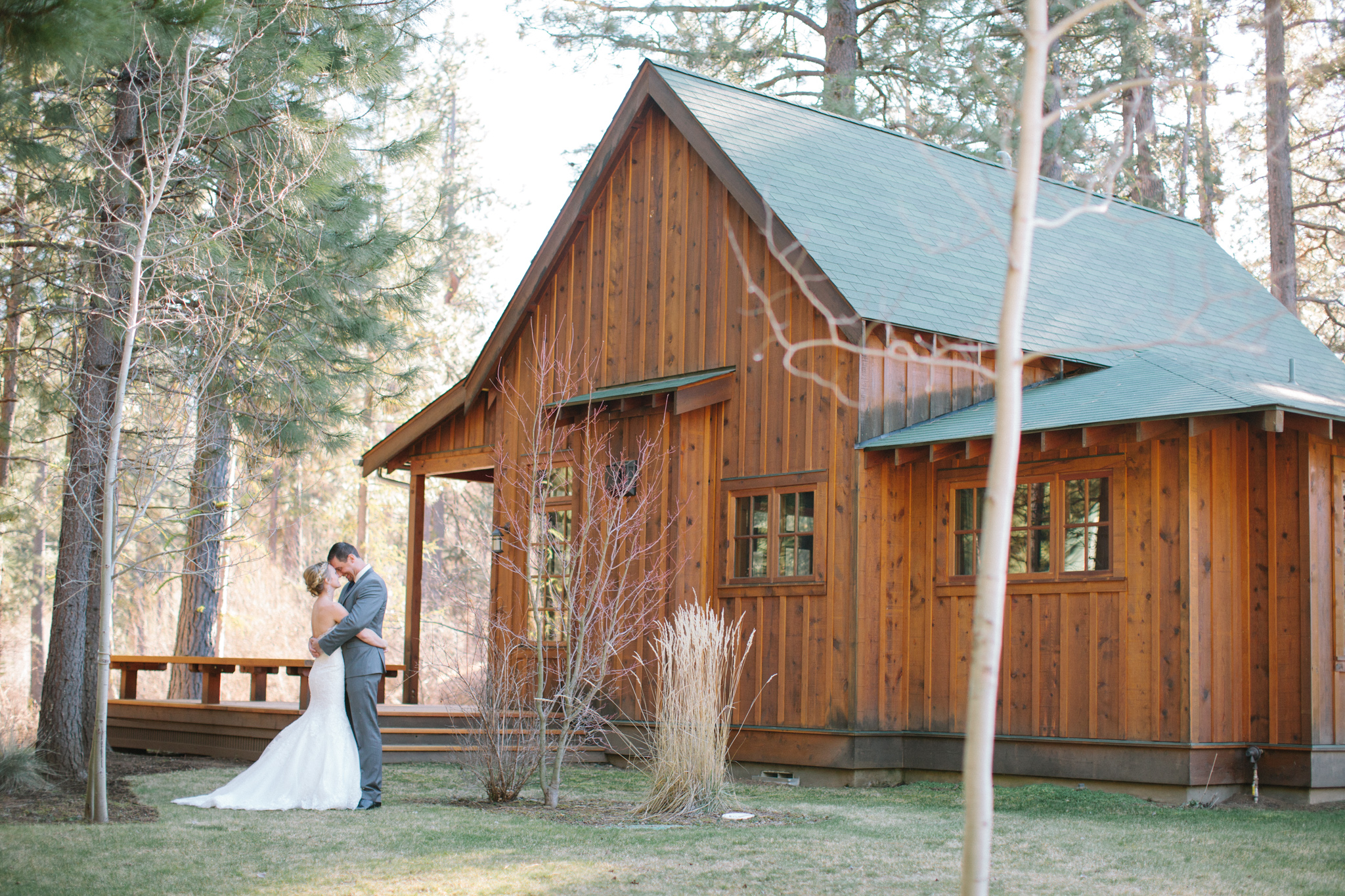 Bend Oregon Lake Creek Lodge Wedding by Michelle Cross-1.jpg