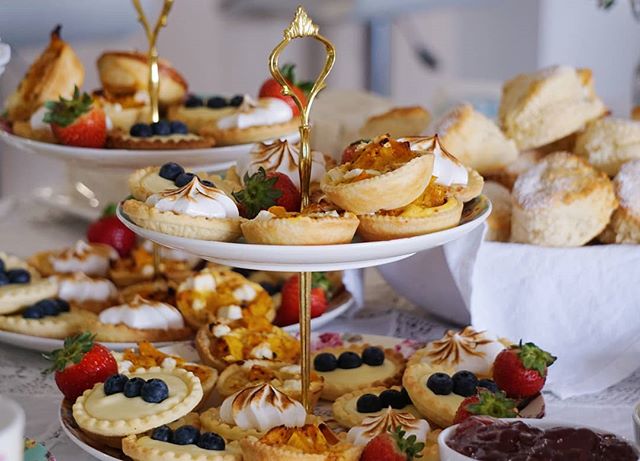 A big congratulations to Carly who is expecting twins in May πΆπΆ We hope you had a prefect day today celebrating with family and friends. Wishing you all the very best.
MP xx
#hightea #highteasociety #yum #yummy #afternoontea #lemonmeringue #quiche #chocolate #scones #babyshower #foodie #desserttable #delicious